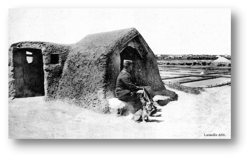 1 - Cabane de gabelous du Croisic similaire à celle présente sur cet emplacement jusqu’en 1945.
